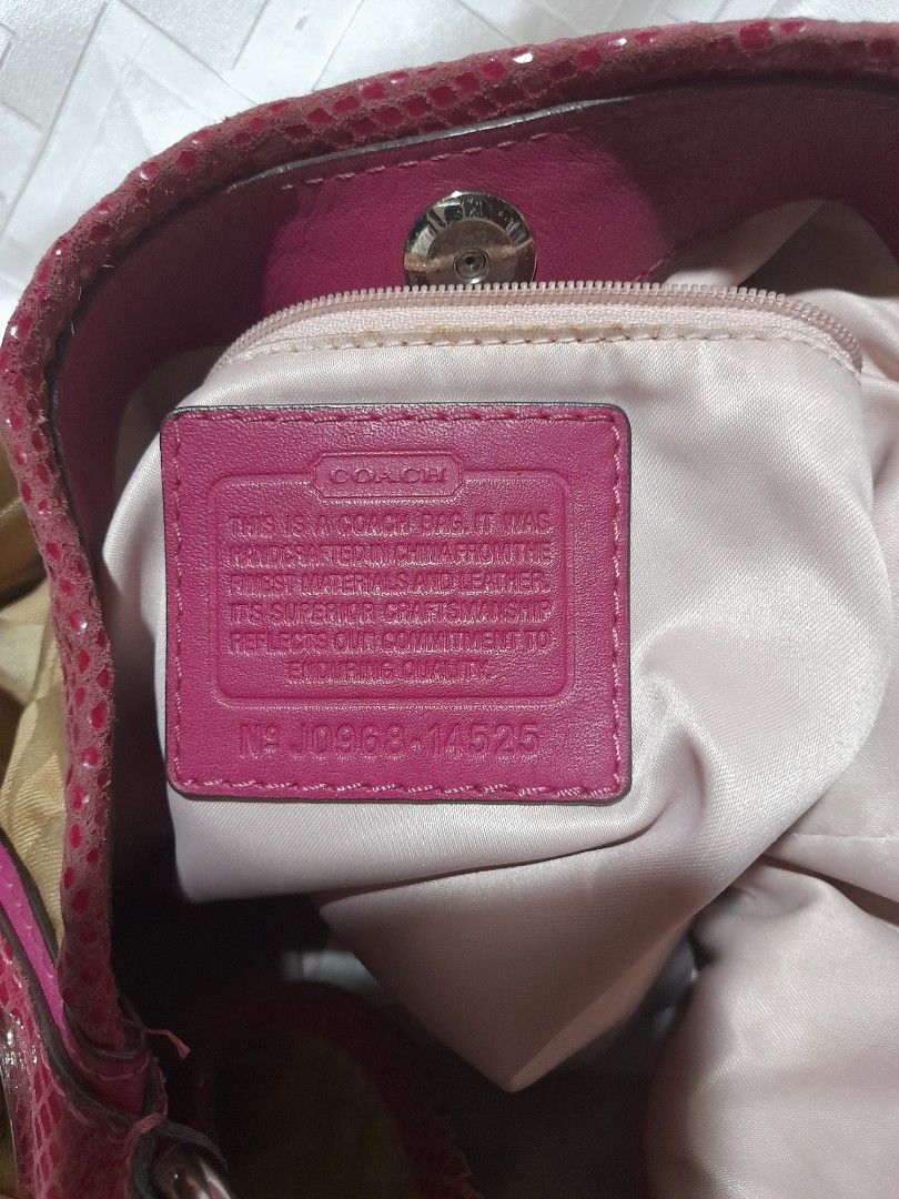 Coach (Category: Shoulder Bags) located in San Pedro. Submitted by cadh_ (Listing ID 1231313353, Image 3). Description: Sobrang ganda sa personal! Please swipe the photos for the BAG CODE. No flaws. Can pass as NEW. Feel free to message me for any concerns. RFS: Decluttering.