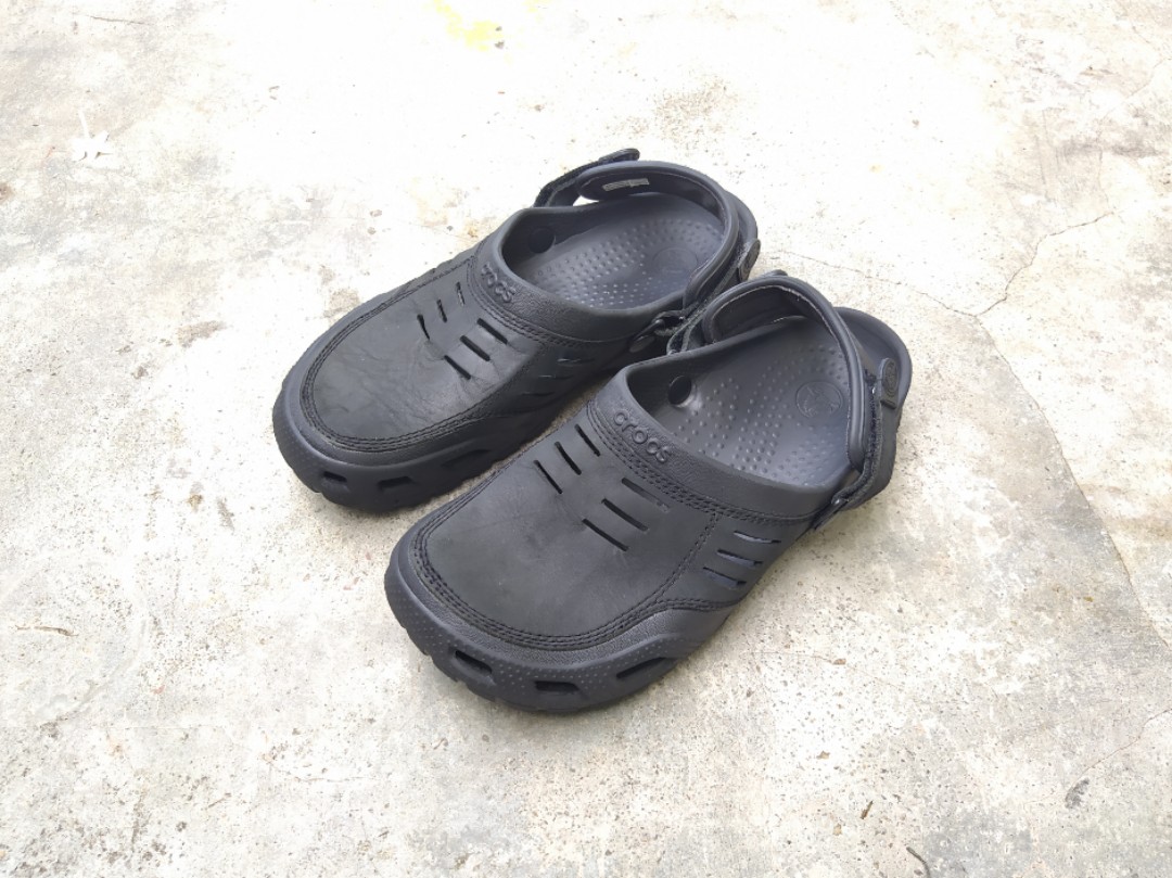 Crocs leather, Men's Fashion, Footwear, Flipflops and Slides on Carousell