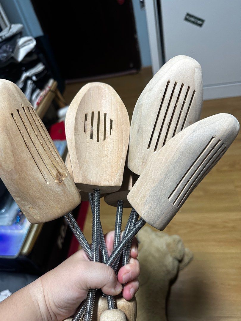 Daiso wooden shoe tree