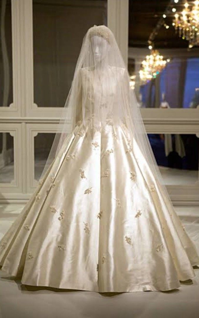 Chia sẻ hơn 53 về dior wedding dress 2023  cdgdbentreeduvn
