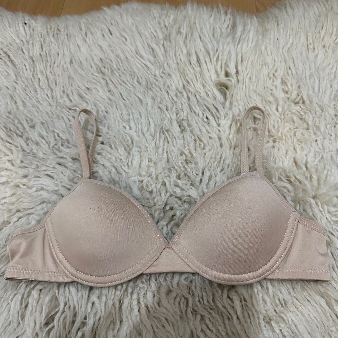 Division of Maidenform 32A on tag Sister size: 30B Thin pads  Wireless  Adjustable strap Back closure Php100 All items are from US Bale., Women's  Fashion, Undergarments & Loungewear on Carousell