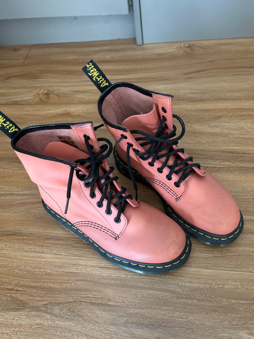Dr Marten Boots original, Women's Fashion, Footwear, Boots on Carousell