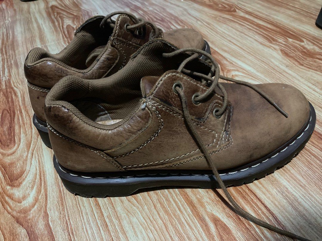 Dr. martens exmouth industrial shop leather derby