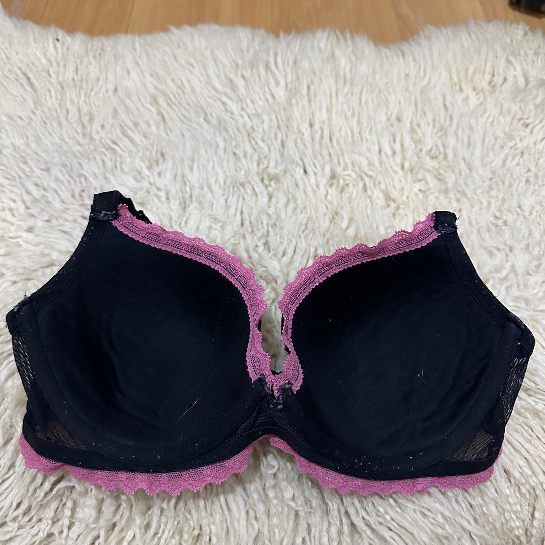 Edc 32C on tag Sister sizes: 30D, 34B Thin pads  Underwire Adjustable  strap Back closure Php200 All items are from US Bale., Women's Fashion,  Undergarments & Loungewear on Carousell