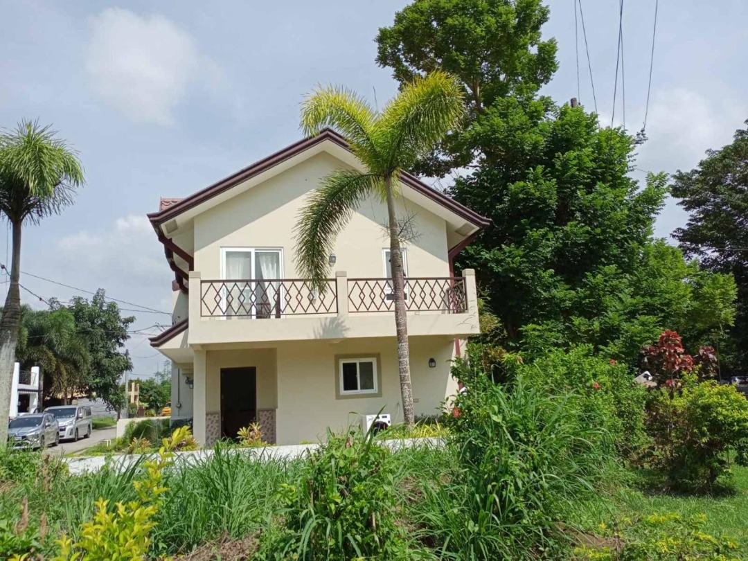 FOR RENT!!! 3 bedroom CORNER House and Lot in Silang, Cavite close to