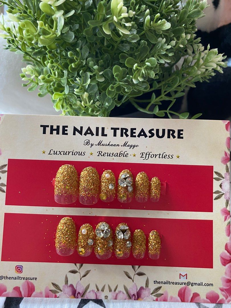 Golden glitter nails, Beauty & Personal Care, Hands & Nails on Carousell