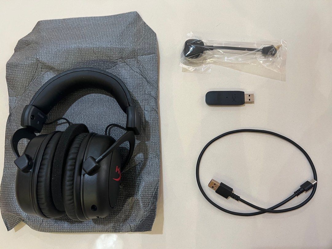 HyperX Cloud Core Wireless (Category: Headphones & Headsets) located in Shah Alam. Submitted by swipe.store (Listing ID 1231391206, Image 2). Description: HyperX Cloud Core Wireless Condition - 9/10 Stock - 0 Can cod at Setia Eco Park or lalamove / grab / postage.