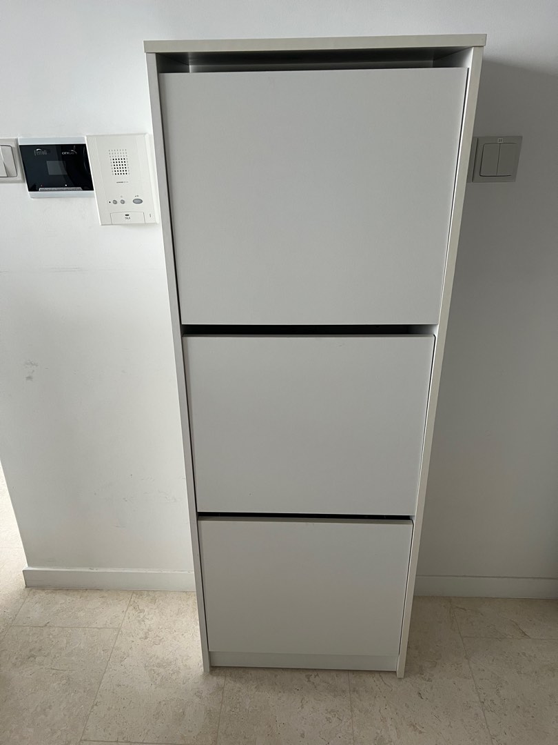 IKEA BISSA Shoe cabinet with 3 compartments white 49x28x135 cm