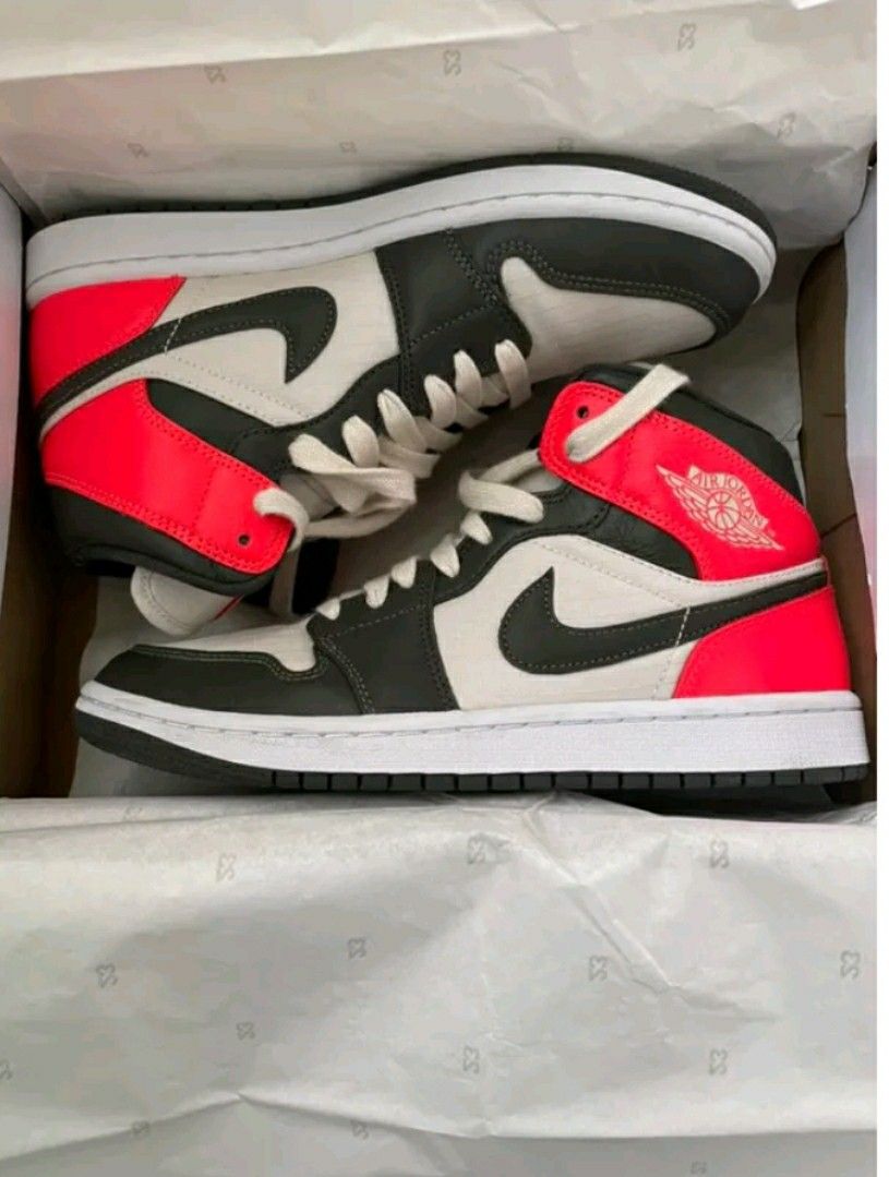 jordan 1 Mid SE\USED\Like new\WMNS\US 8.5, 她的時尚, 鞋, 運動鞋在