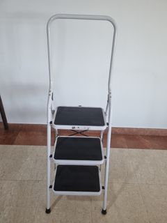Ladder : 3 step super sturdy ladder