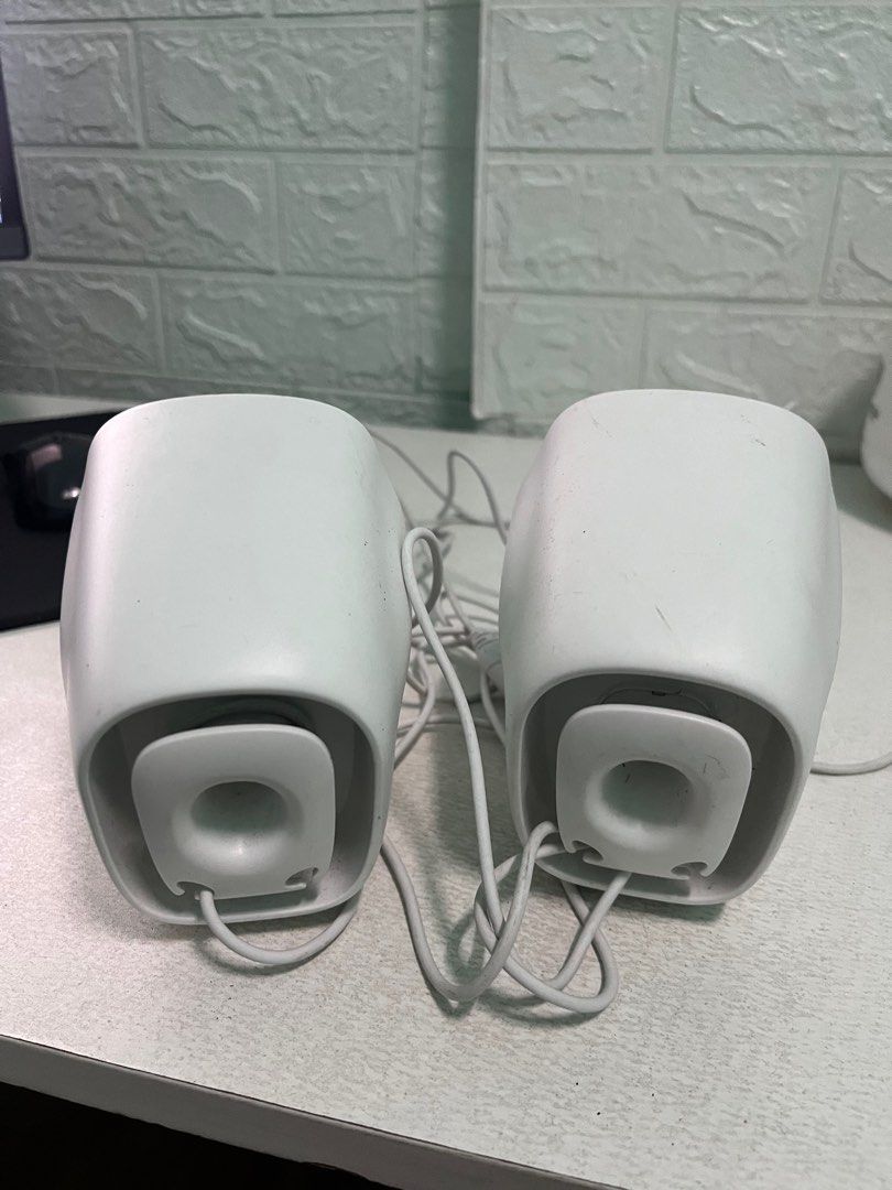 Logitech Speaker (Category: Soundbars, Speakers & Amplifiers) located in Pasig City. Submitted by mafsang (Listing ID 1231278417, Image 3). Description: .