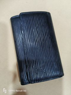 Louis Vuitton LV M61696 Card Holder, Men's Fashion, Watches & Accessories,  Wallets & Card Holders on Carousell
