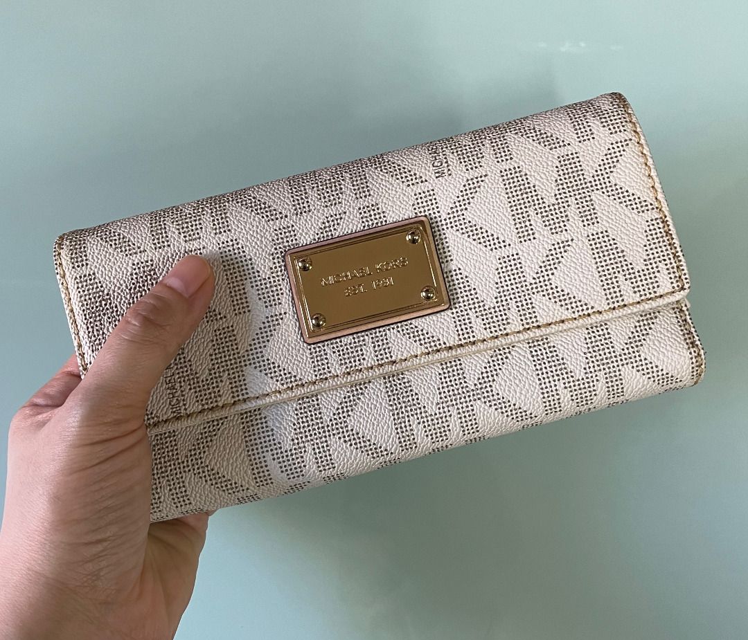 Michael kors checkbook holder online