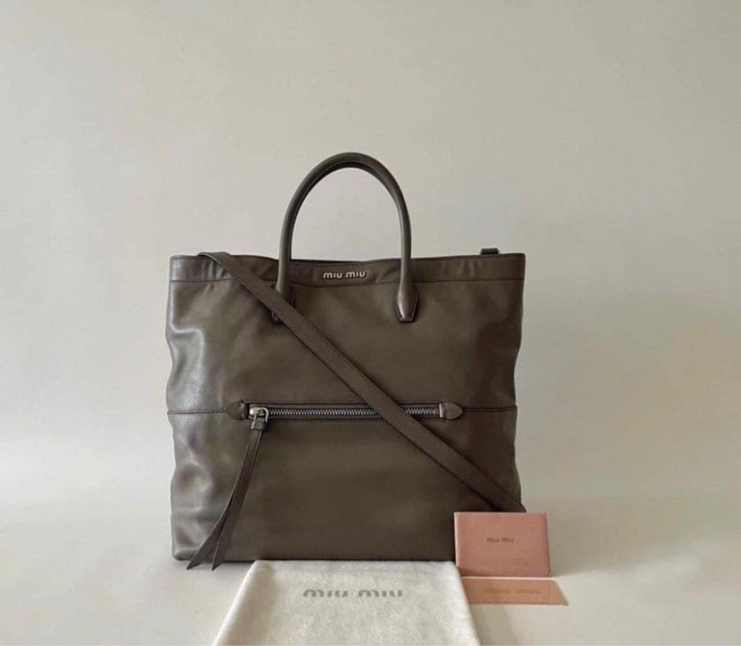 Miu miu Vitello Soft RN0979 (Category: Luxury Bags & Wallets) located in Manila. Submitted by bagislifeshop (Listing ID 1231436831, Image 1). Description: .