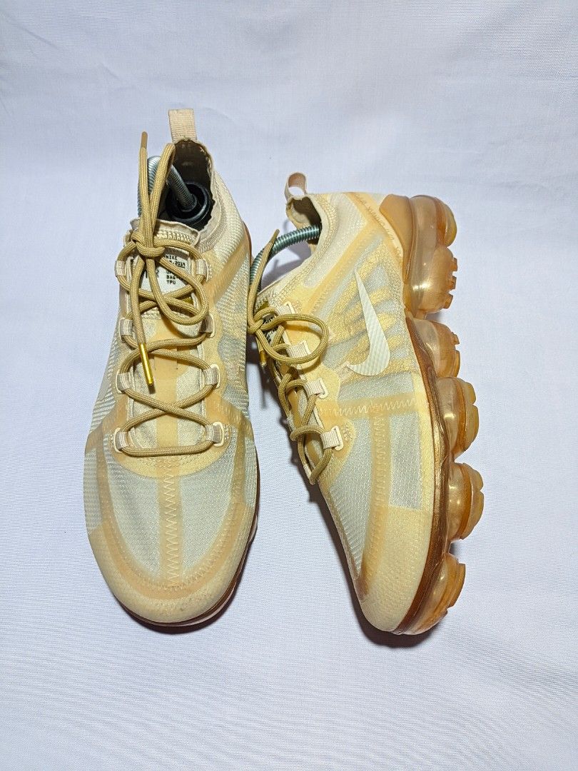 nike vapormax gold