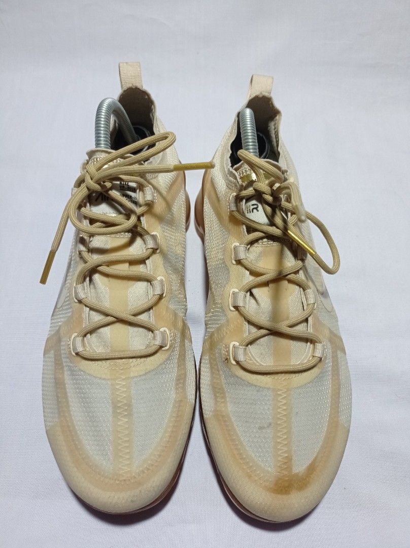 nike vapormax gold swoosh