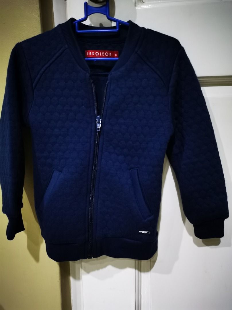 Original Napoleon Blue Cotton Jacket for toddler (Category: Babies & Kids Fashion) located in Manila. Submitted by olxph_674182959 (Listing ID 1231349879, Image 3). Description: a Limited edition Napoleon Jacket that gives not only warmth of love but cool look for our cute little man. Suitable for 1-3 yrs old boy Preloved. All intact and perfect, without any damage. as good as brand new. color Blue with side pockets (for his little hands or treat