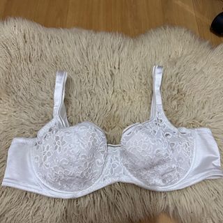 Plus Size 44C on tag Sister Sizes: 42D, 46B  Thin Pads | Underwire  Adjustable strap  Back closure  Php150  All items are from US Bale.
