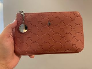 (Category: ) located in . Submitted by ella.preloved (Listing ID 1231381391, Image 1). Description: .