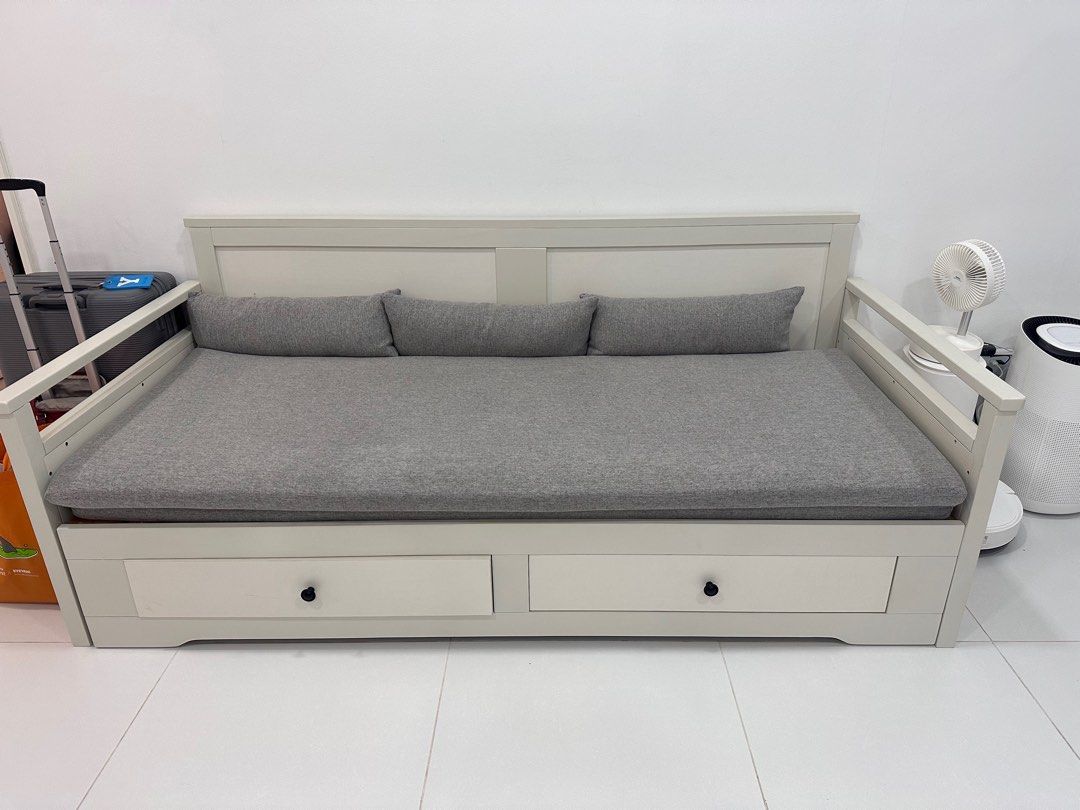 Queen Size Pull Out Day Bed / Sofa, Furniture & Home Living, Furniture, Bed Frames & Mattresses