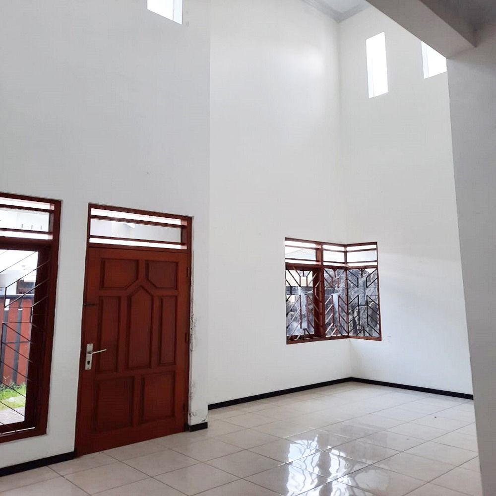 rumah_dijual_2_lantai_di_kudus_1683776346_0ae0dbc4_progressive