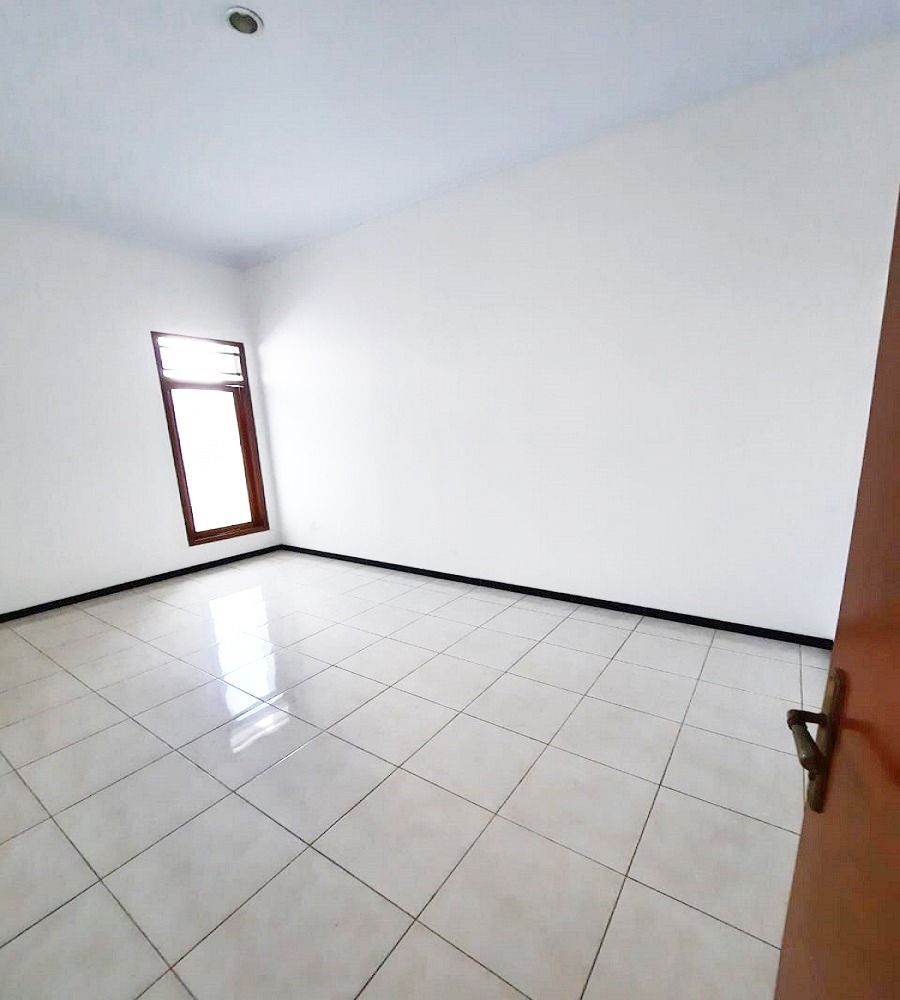 rumah_dijual_2_lantai_di_kudus_1683776346_83c9bbed_progressive