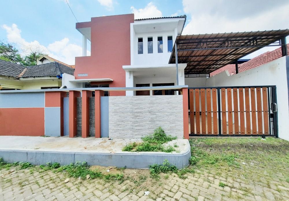 rumah_dijual_2_lantai_di_kudus_1683776346_db1177f1_progressive