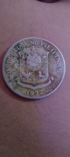 Selling Vintage 1 peso 1972 Jose Rizal coin BIG