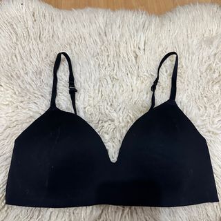 SO 36B on tag Sister sizes: 38A, 34C  Thin Pads | Wireless  Adjustable strap  Back closure  Php150  All items are from US Bale.