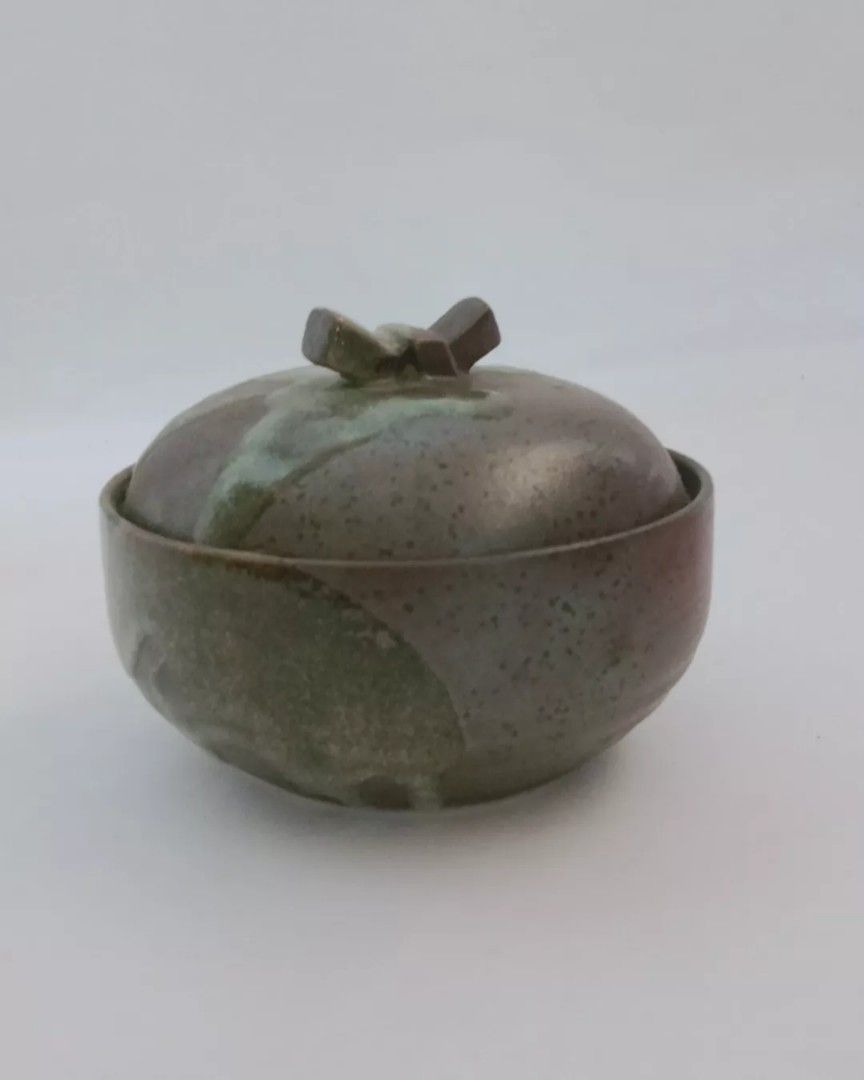 Stoneware tea canister (Category: Other Kitchenware & Tableware) located in Davao. Submitted by eclectic1925 (Listing ID 1231264935, Image 2). Description: Php150 Stoneware tea canister First to pay.