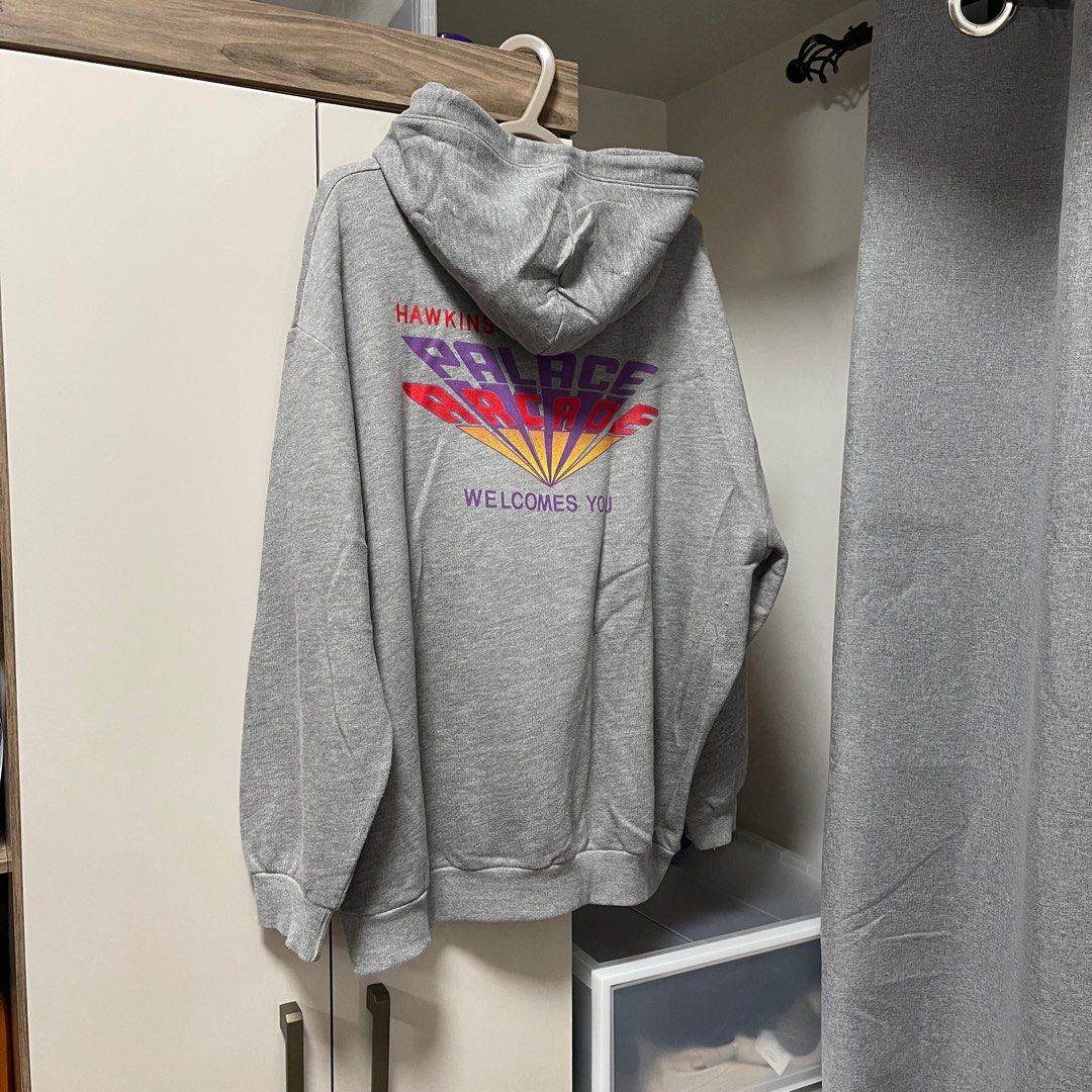 Stranger Things Hoodie (Category: Hoodies) located in Makati City. Submitted by coldbrewpapi (Listing ID 1231358815, Image 2). Description: Price: 1000 Size: XL Fits: Large to 2XL Dimes: 25W x 28L Condition: 9/10.