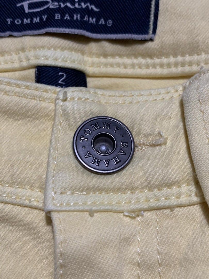 Tommy Bahama Denim Women s Clam Digger Size 30 31 Preloved BS353