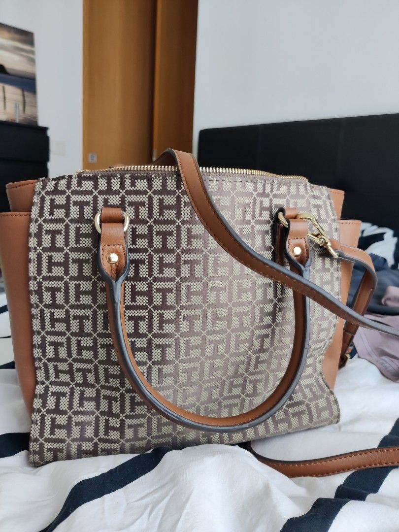 Real tommy hilfiger purse hot sale