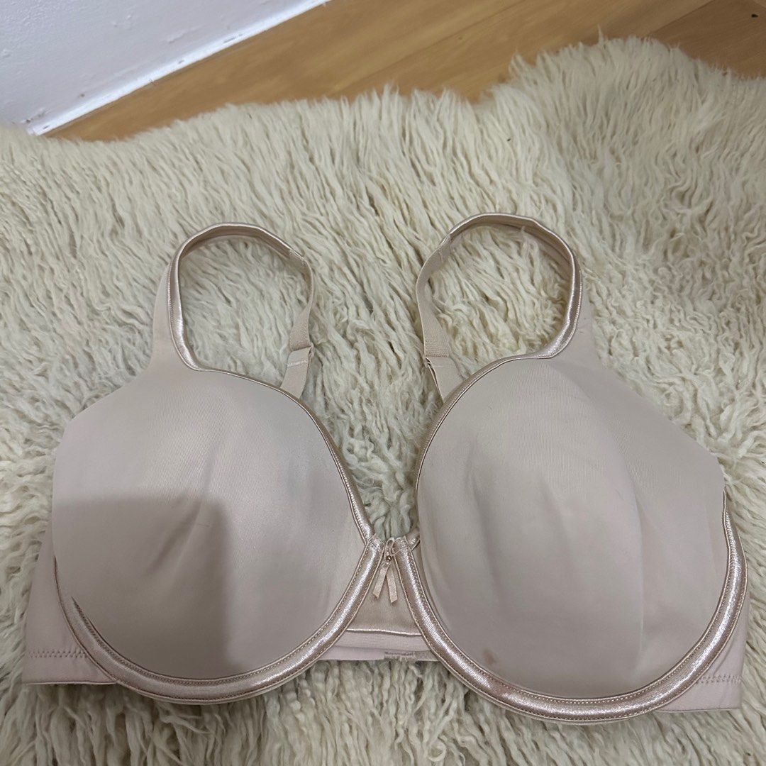 Vanity Fair 34DD on tag Sister Sizes: 36D, 32F Thin pads | Underwire  Adjustable strap Back closure Php150 All items are from US Bale.