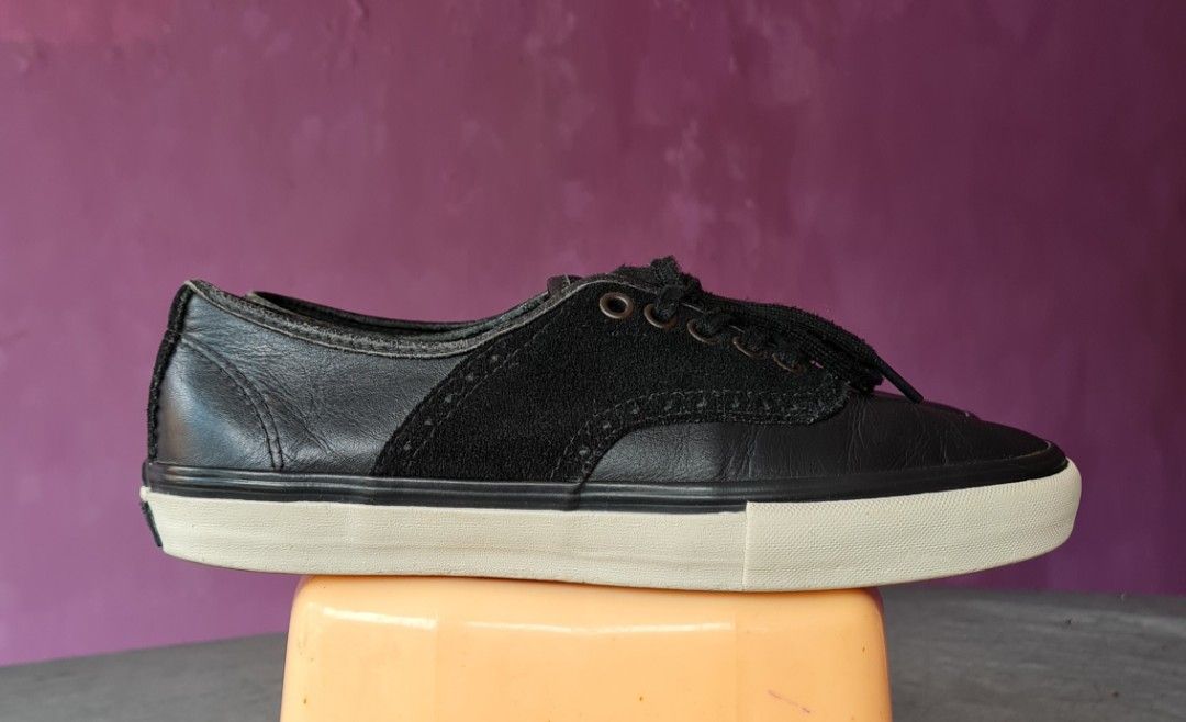 VANS VAULT AUTH SPECTATOR SIZE 40 NO BOX RARE ITEM