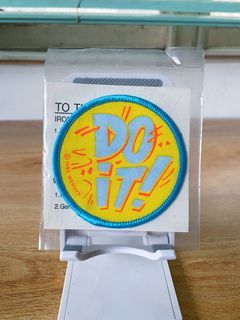 (Vintage) 1992 Wendy’s - Tricky Tints “Do It!” - Color Changing - Iron-On Patch (SEALED) Set of 2