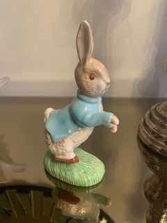 Vintage Figurine Peter Rabbit