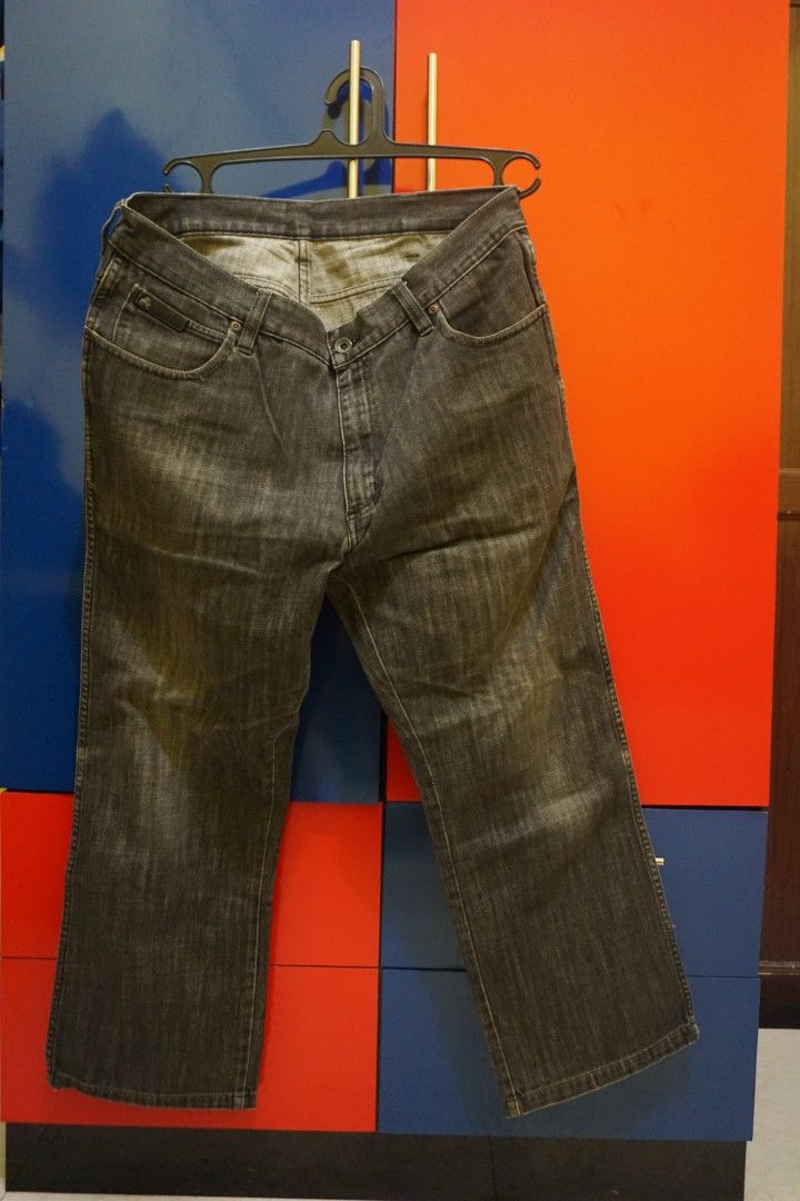Wrangler jeans original on Carousell