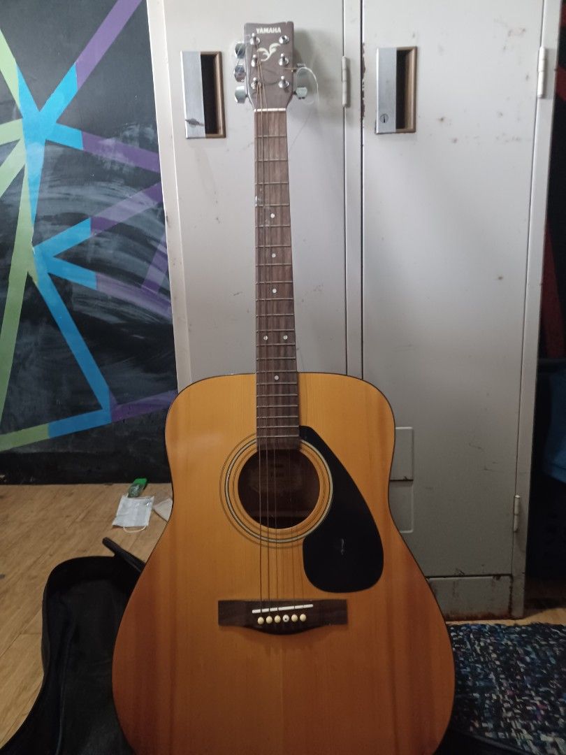 YAMAHA Guitar F 210 Hobbies Toys Music Media Musical