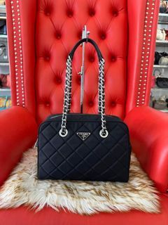 🅿️17,800 lo plus sf
Prada Chain bag
Medium size
Nylon and leather
Rank A