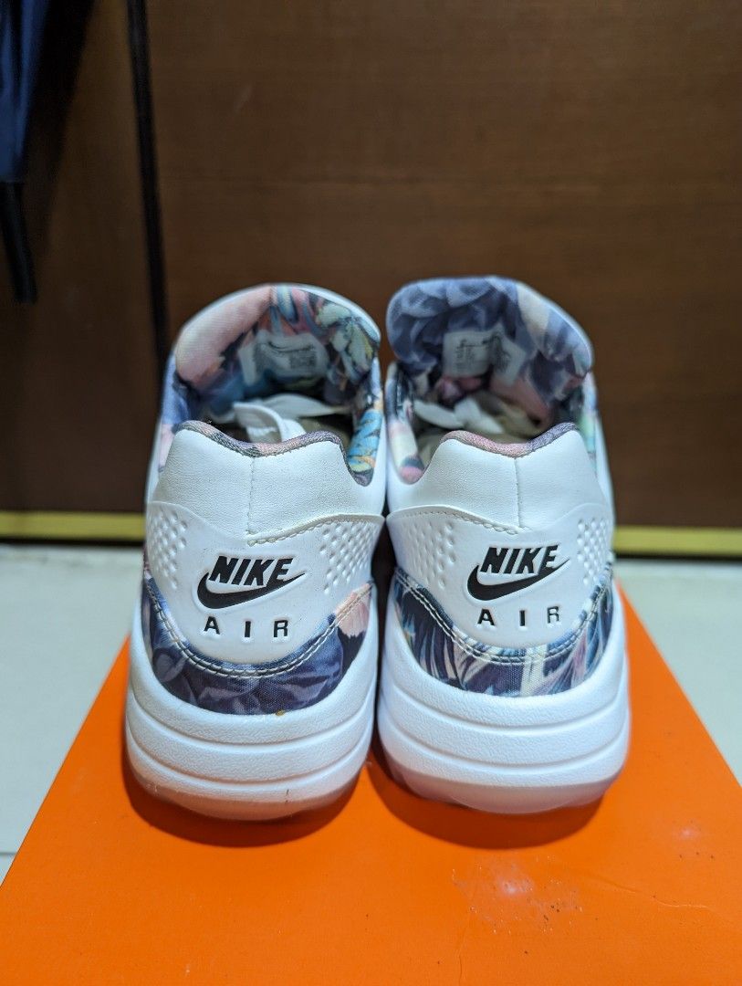 Nike air max flores deals