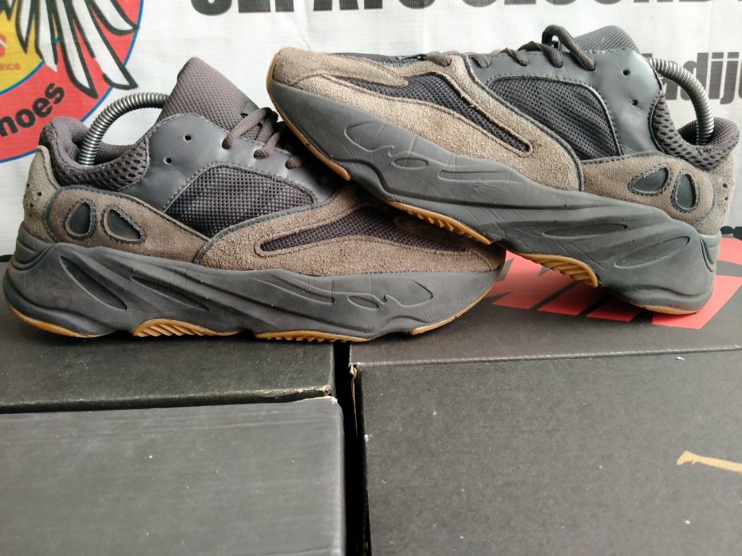 Adidas yeezy boost 700 size deals 6