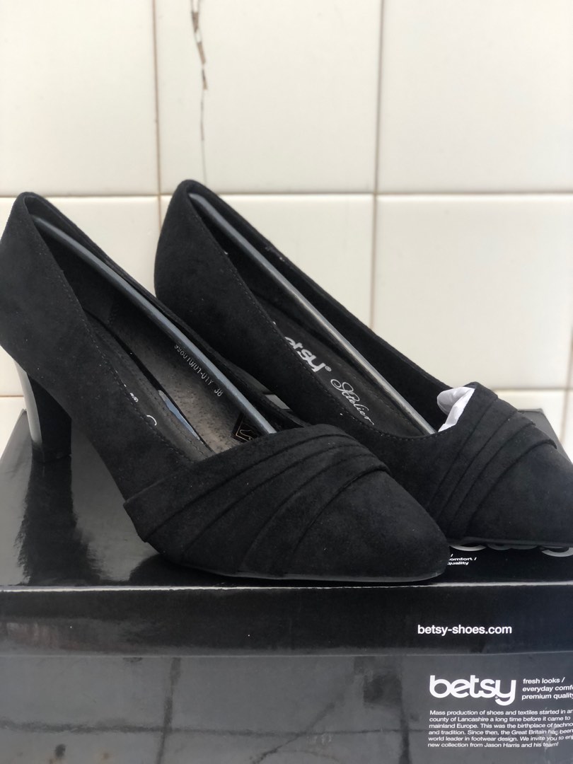 Betsy Black Shoes, Women's Fashion, Footwear, Heels on Carousell