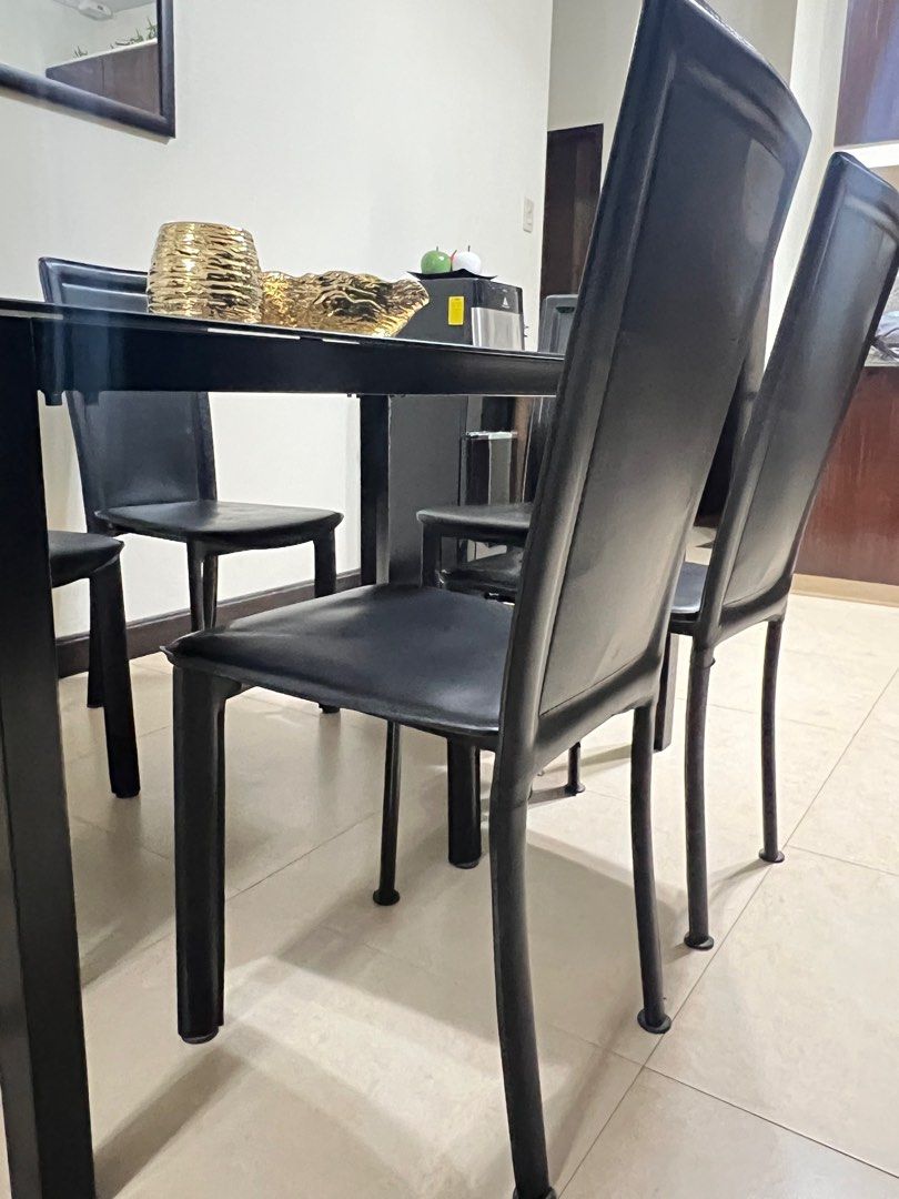 Gumtree dining table new arrivals and 6 chairs