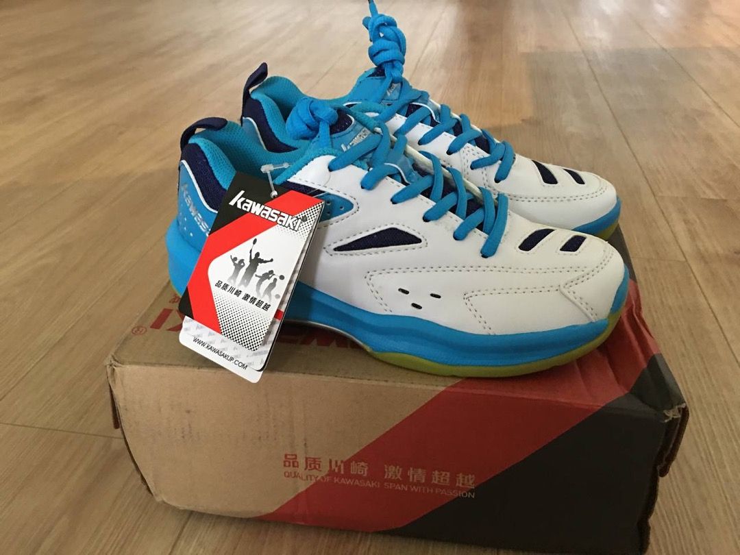 BRAND NEW Kawasaki Badminton or Tables Tennis Shoes Size UK 4.5