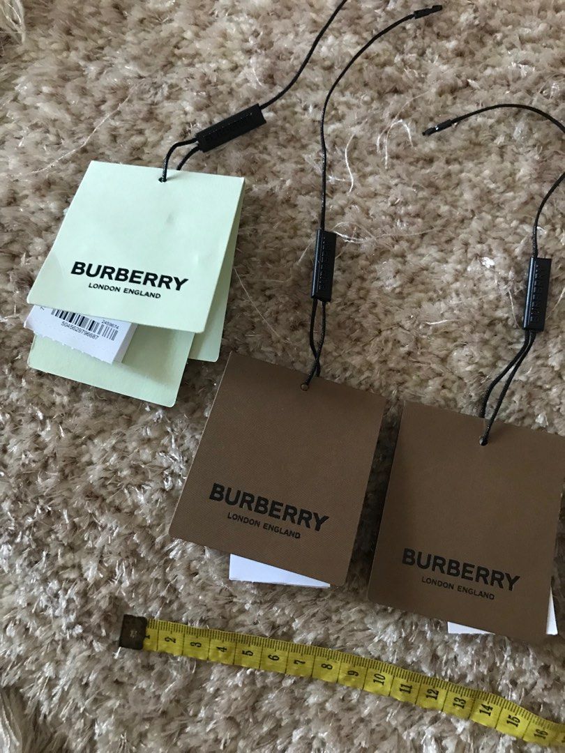 Burberry booklet card new tas bag baju kowr sepatu kacamata bebas