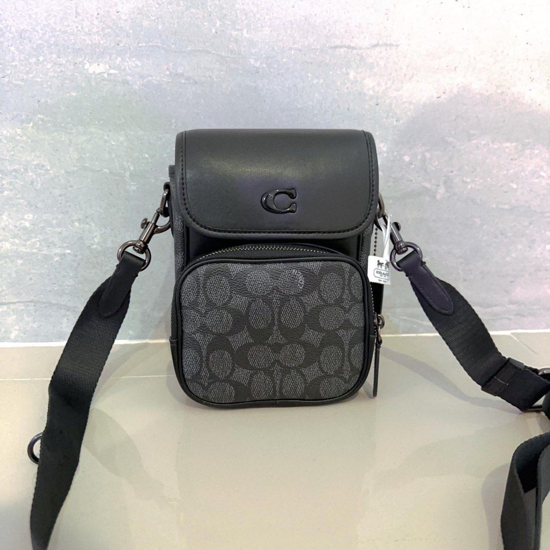 Coach Lee Crossbody in Signature Canvas (black), Men's Fashion, Bags