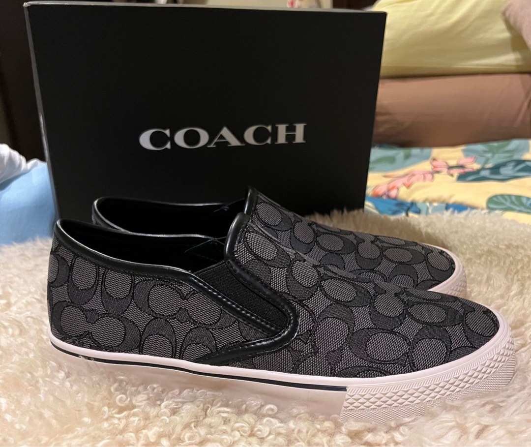 Slip shop on coach