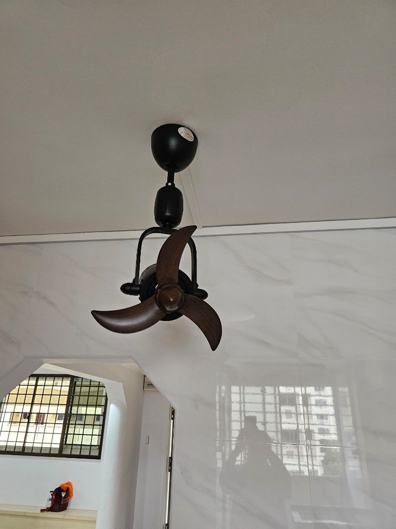 Corner fan, Furniture & Home Living, Lighting & Fans, Fans on Carousell