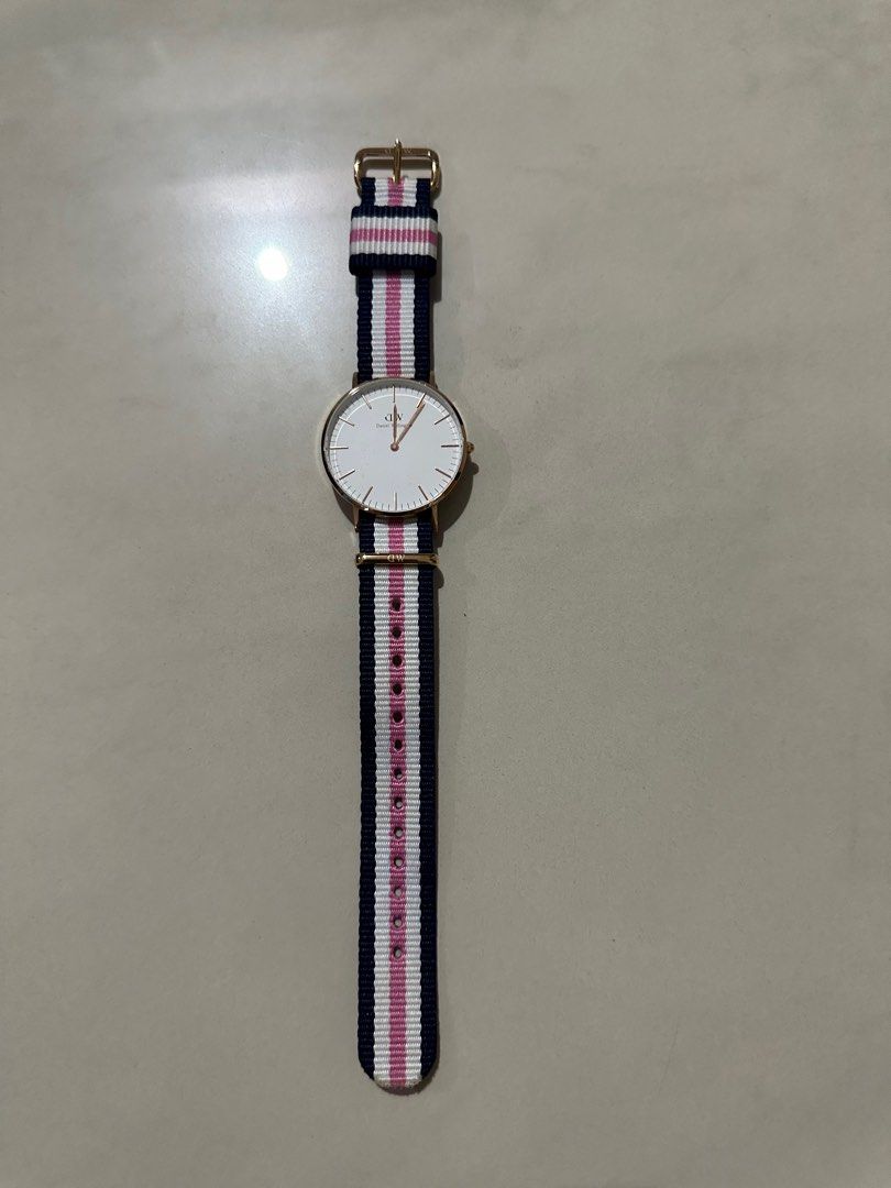 Daniel Wellington Watch, Luxury, Watches on Carousell